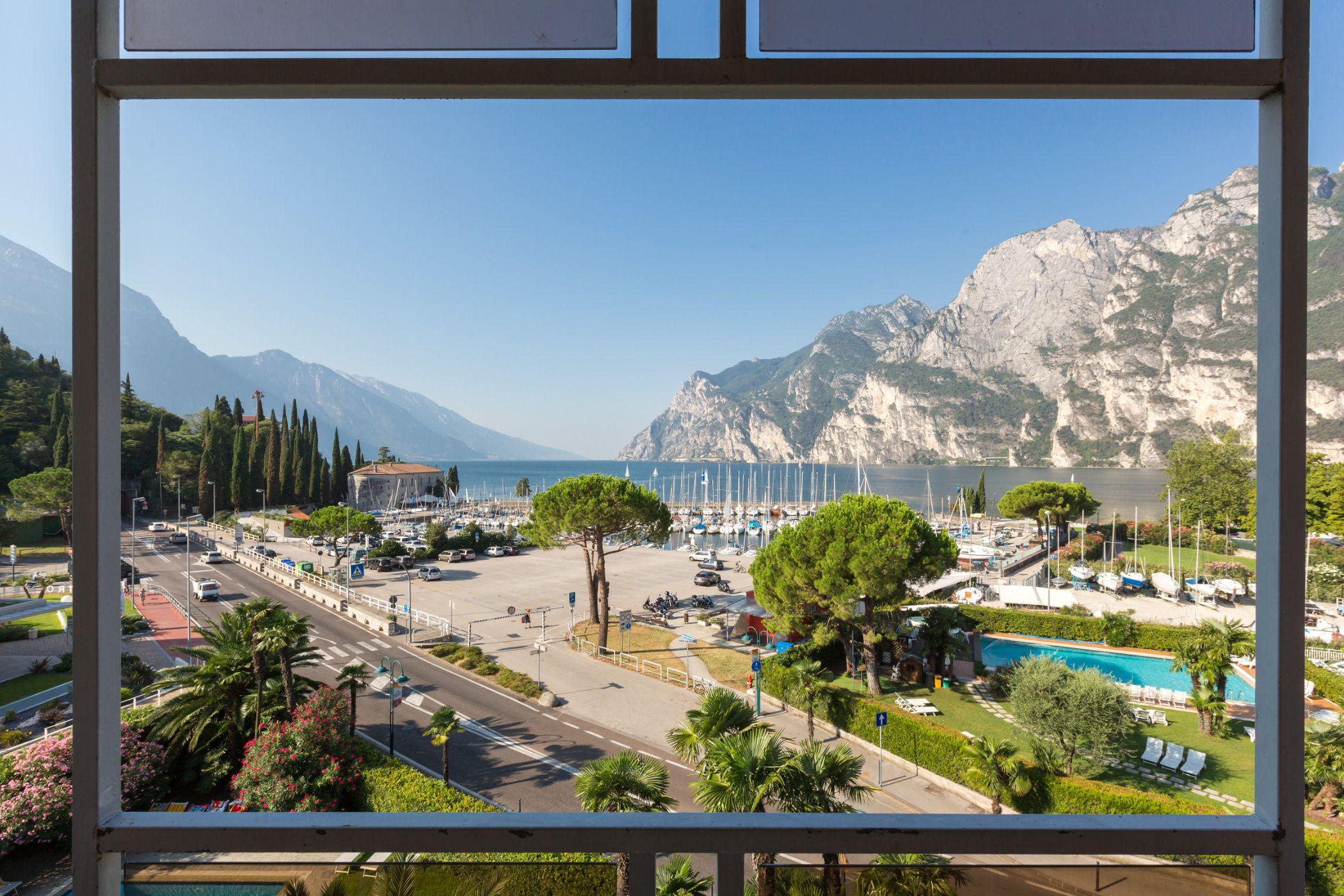 Lake Front Hotel Mirage Riva del Garda Exterior photo